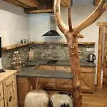Baba Yaga Lodge *