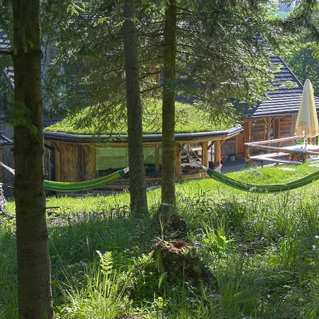 Baba Yaga Lodge *