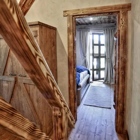 Baba Yaga Lodge